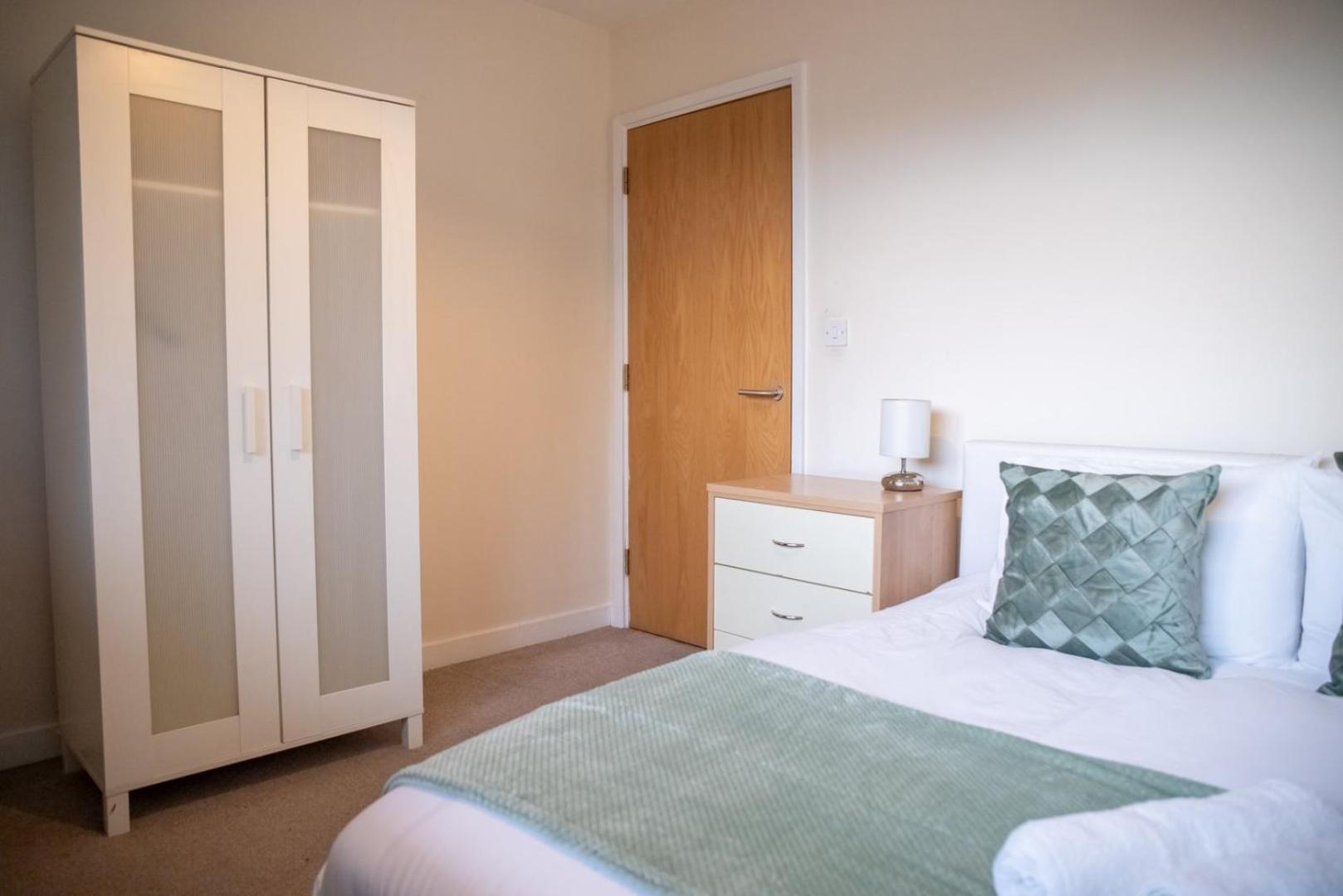 Leeds Vibrant 2 Bedroom Sleeps 4 エクステリア 写真